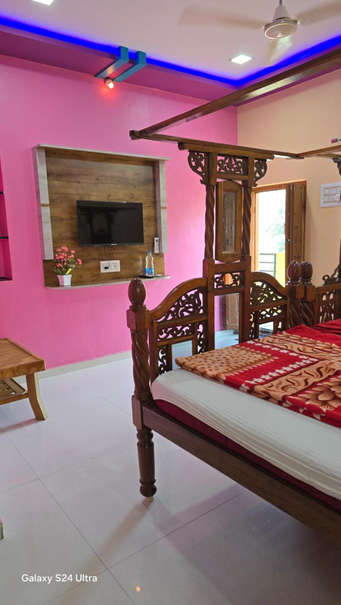 Abhi Homestay Hampi Exterior photo
