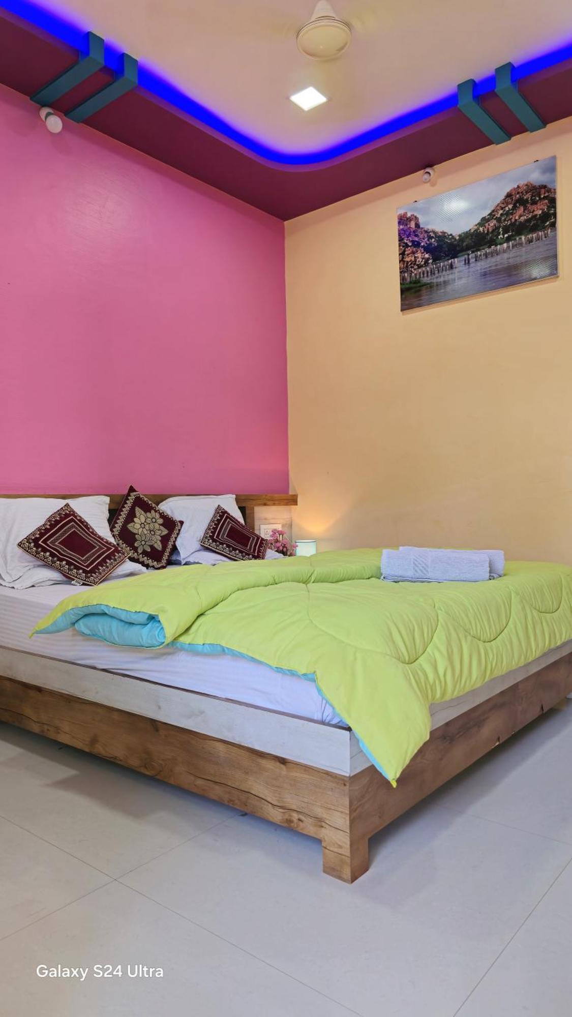 Abhi Homestay Hampi Exterior photo