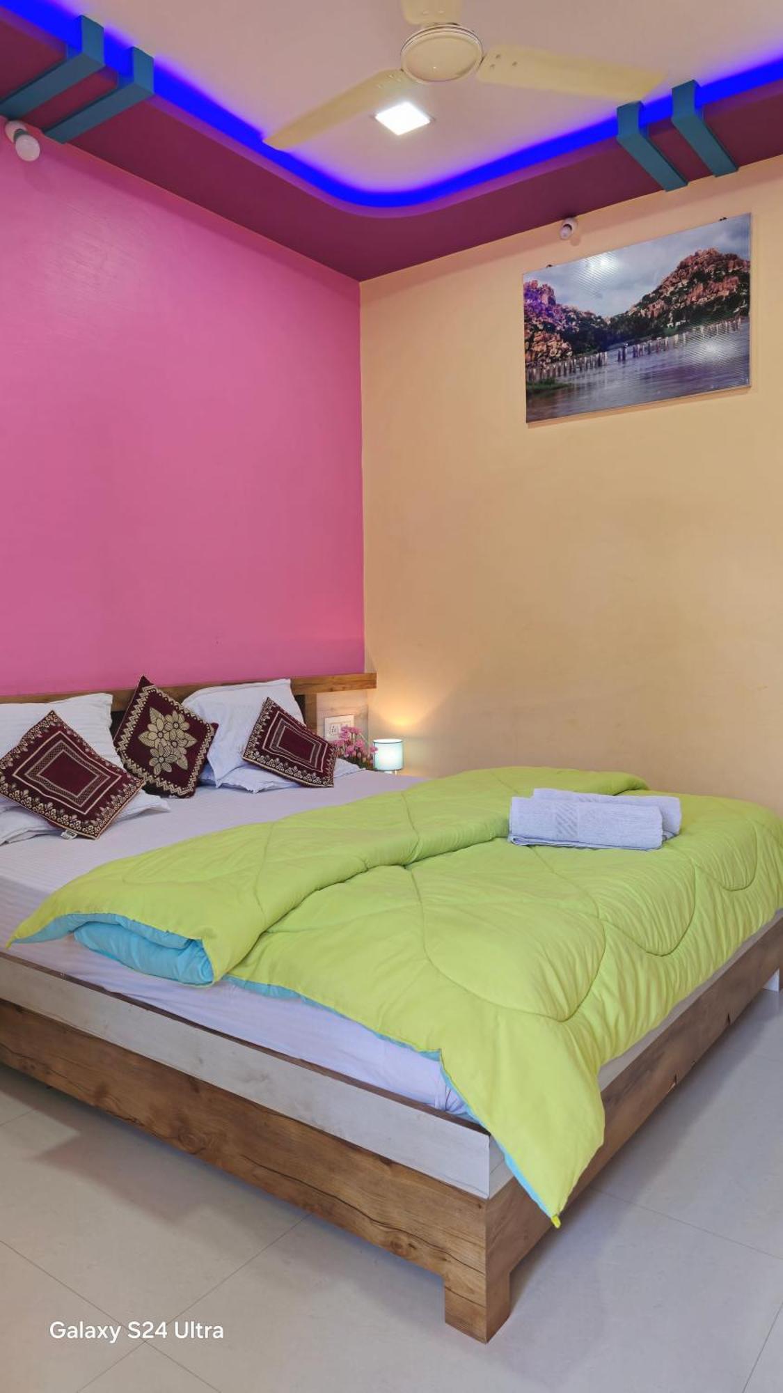 Abhi Homestay Hampi Exterior photo