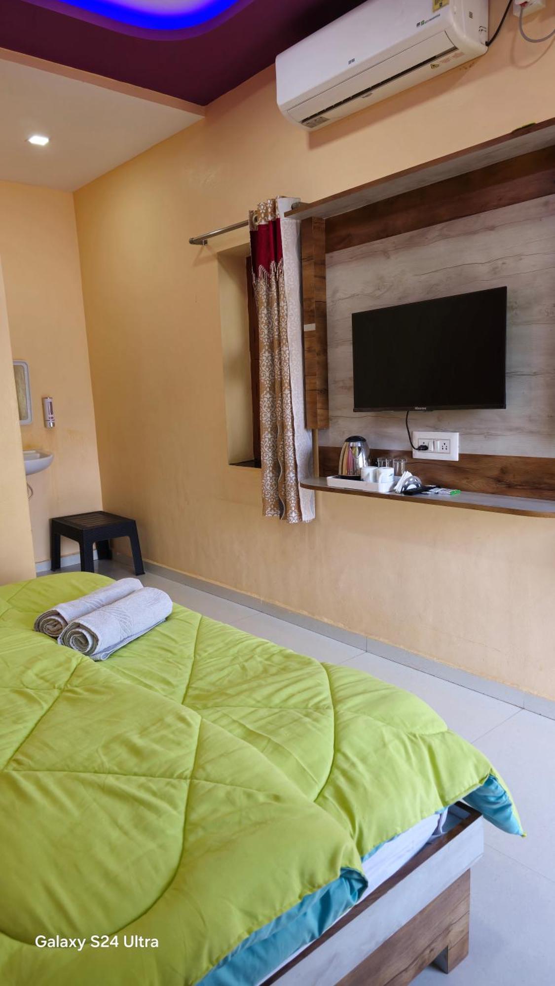 Abhi Homestay Hampi Exterior photo